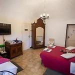 Antico Pozzo فندق مبيت وإفطار *